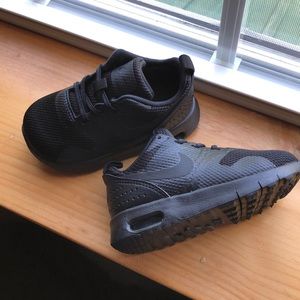 Nike sneakers for toddler size 6